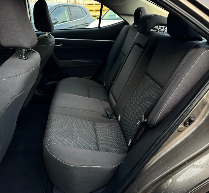 Toyota Corolla 1.4D4D 90кс / Обслужена , снимка 11 - Автомобили и джипове - 52627910