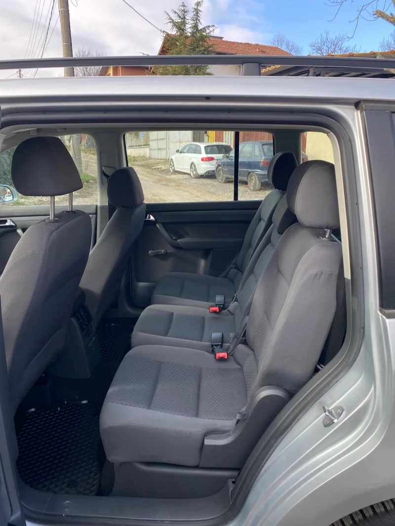 VW Touran, снимка 9 - Автомобили и джипове - 53147140