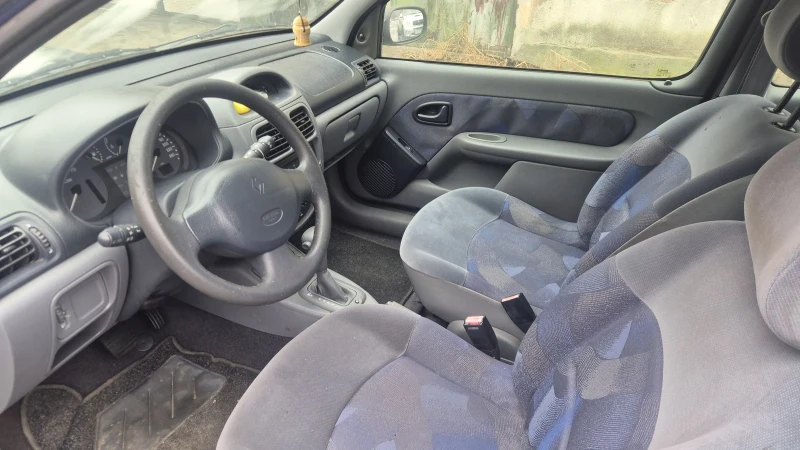 Renault Clio, снимка 9 - Автомобили и джипове - 53259208