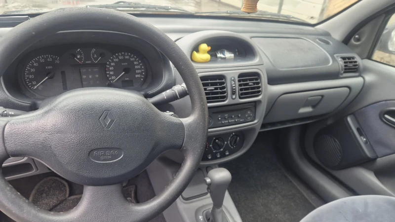 Renault Clio, снимка 8 - Автомобили и джипове - 53259208