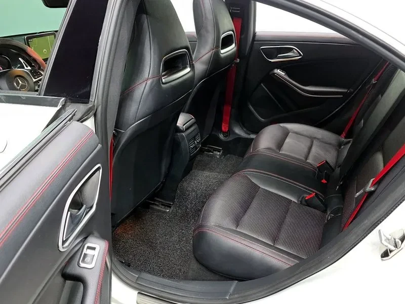 Mercedes-Benz CLA 45 AMG, снимка 12 - Автомобили и джипове - 54881543