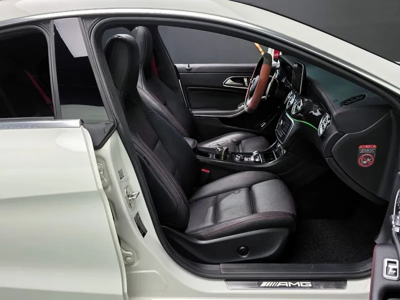 Mercedes-Benz CLA 45 AMG, снимка 11 - Автомобили и джипове - 54881543