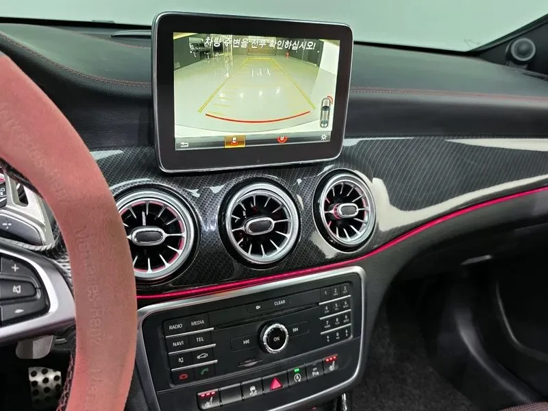 Mercedes-Benz CLA 45 AMG, снимка 15 - Автомобили и джипове - 54881543