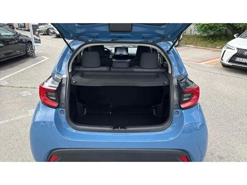 Toyota Yaris 1.5HSD TREND, снимка 10 - Автомобили и джипове - 54970460