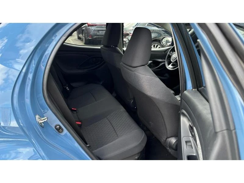 Toyota Yaris 1.5HSD TREND, снимка 7 - Автомобили и джипове - 54970460