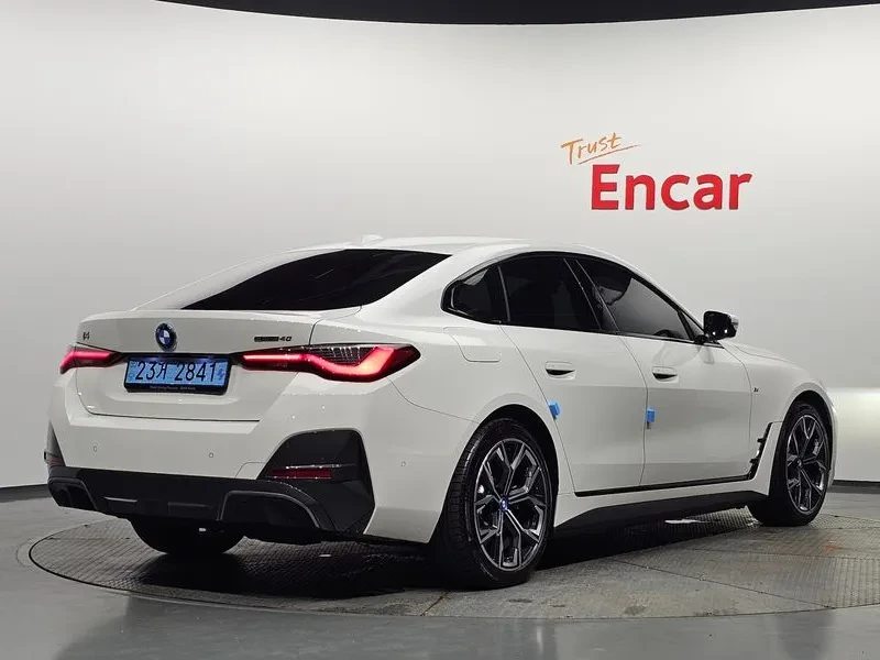 BMW i4 Edrive40 M Sports, снимка 2 - Автомобили и джипове - 55588243