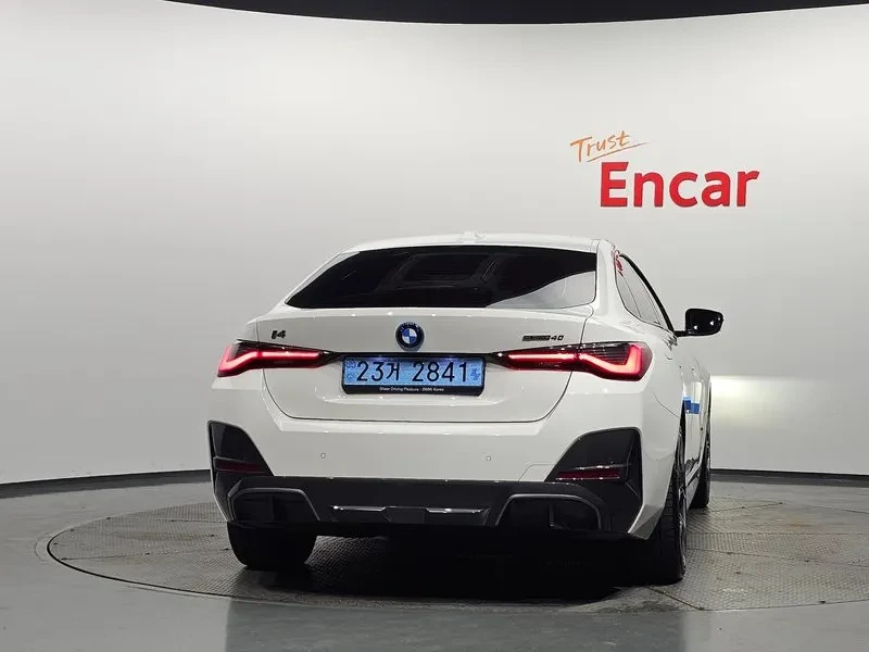 BMW i4 Edrive40 M Sports, снимка 4 - Автомобили и джипове - 55588243