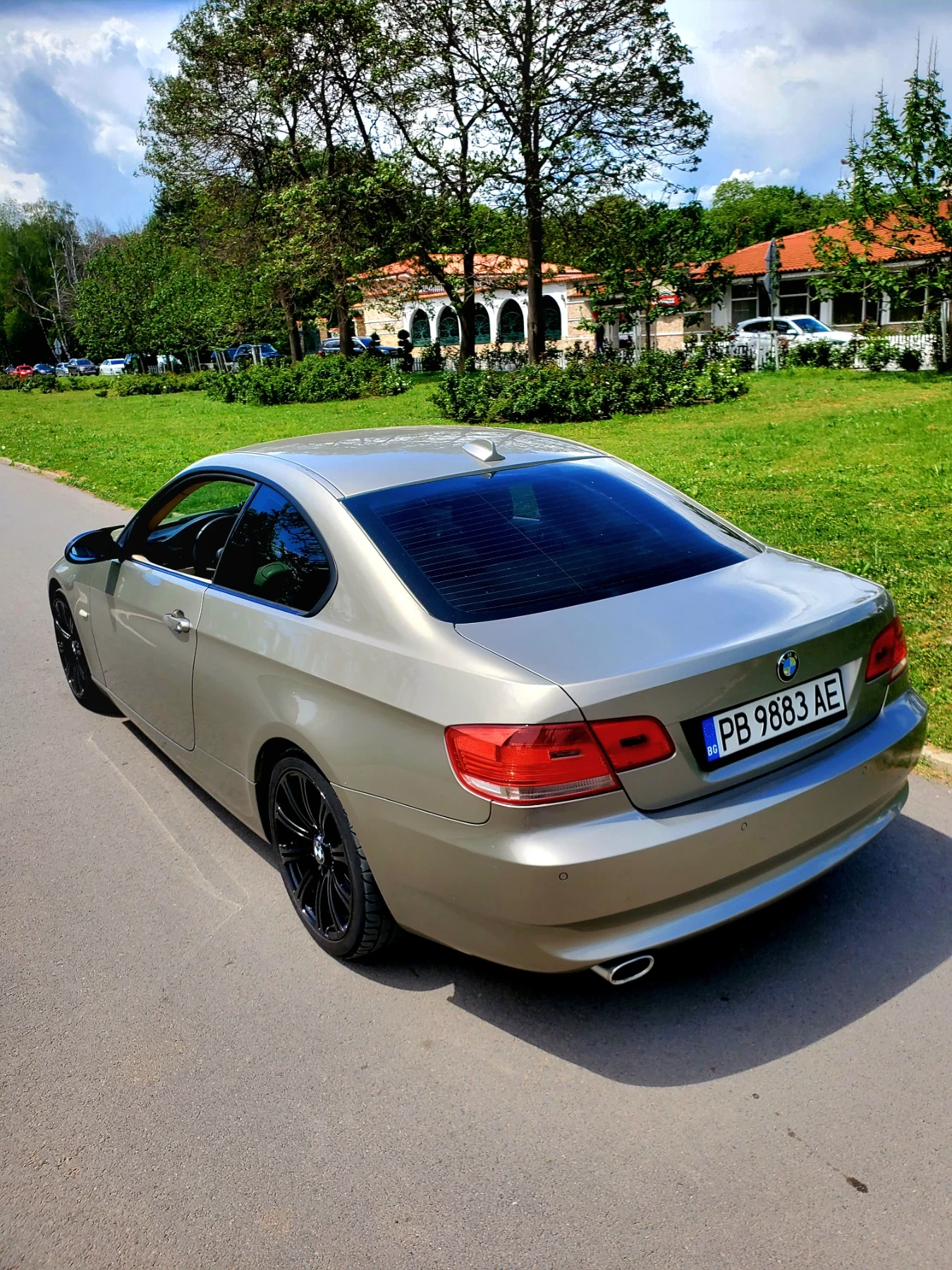 BMW 320  - изображение 8