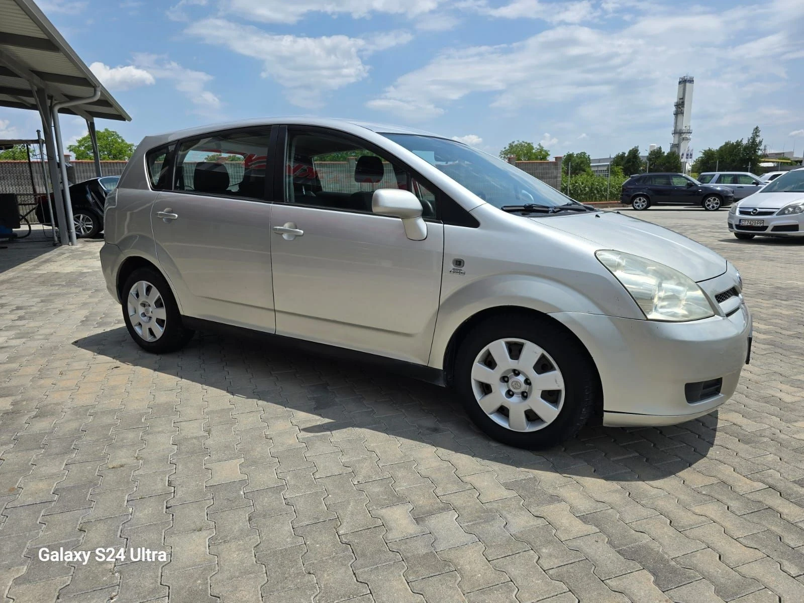 Toyota Corolla verso 2.0D4D - изображение 3