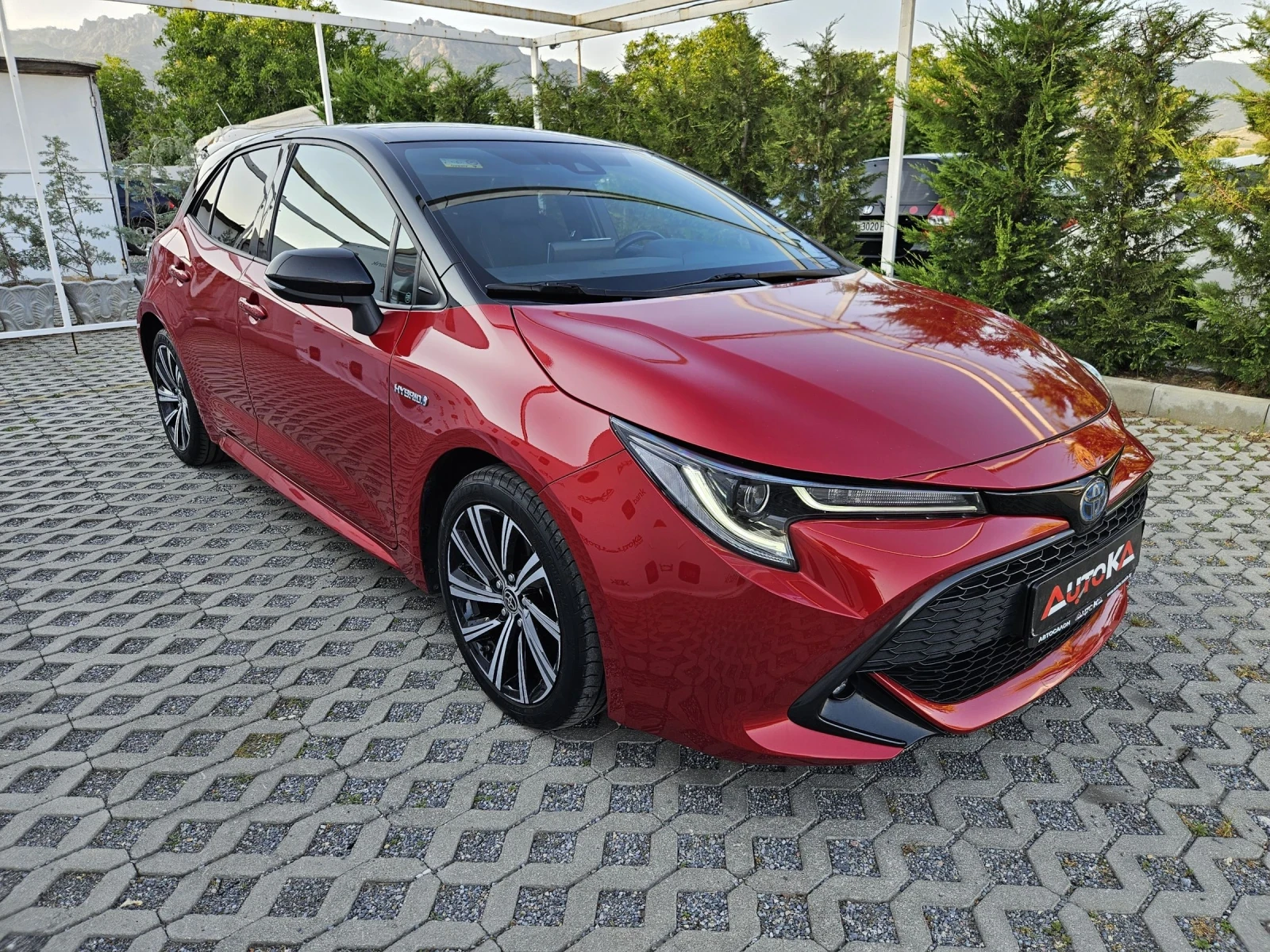 Toyota Corolla 1.8Hybrid= ДИСТРОНИК= ГАРАНЦИЯ= STYLE - изображение 2