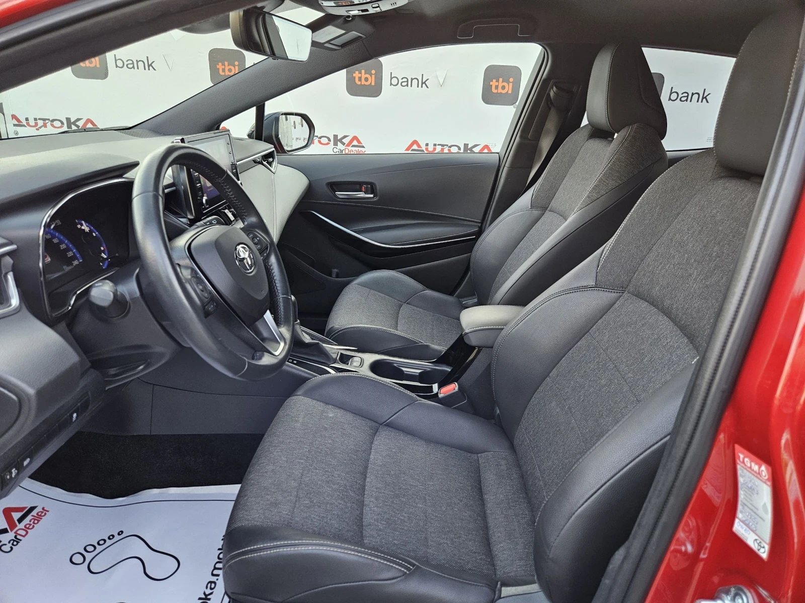 Toyota Corolla 1.8Hybrid= ДИСТРОНИК= ГАРАНЦИЯ= STYLE - изображение 7