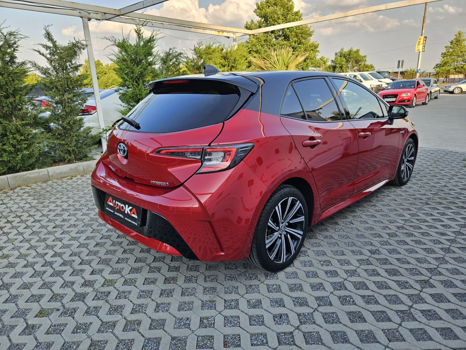 Toyota Corolla 1.8Hybrid= ДИСТРОНИК= ГАРАНЦИЯ= STYLE - изображение 3