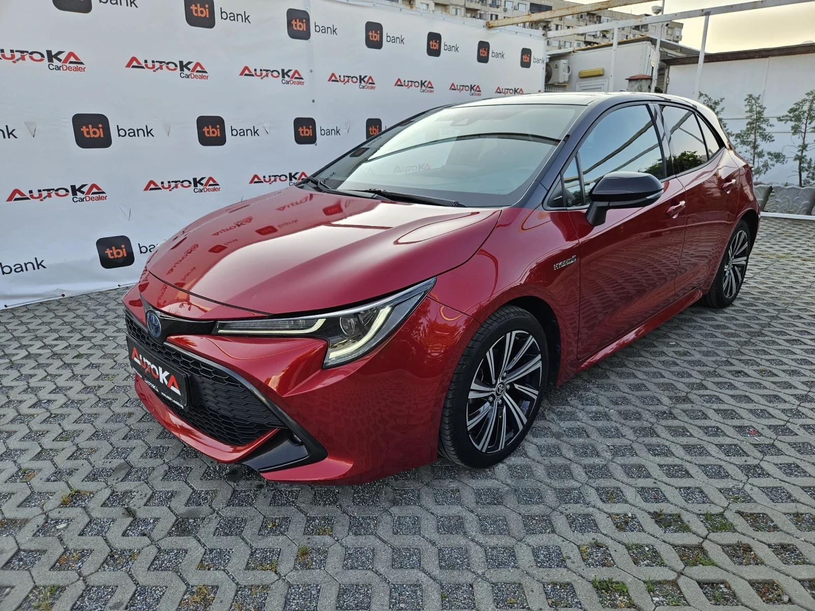 Toyota Corolla 1.8Hybrid= ДИСТРОНИК= ГАРАНЦИЯ= STYLE - изображение 6