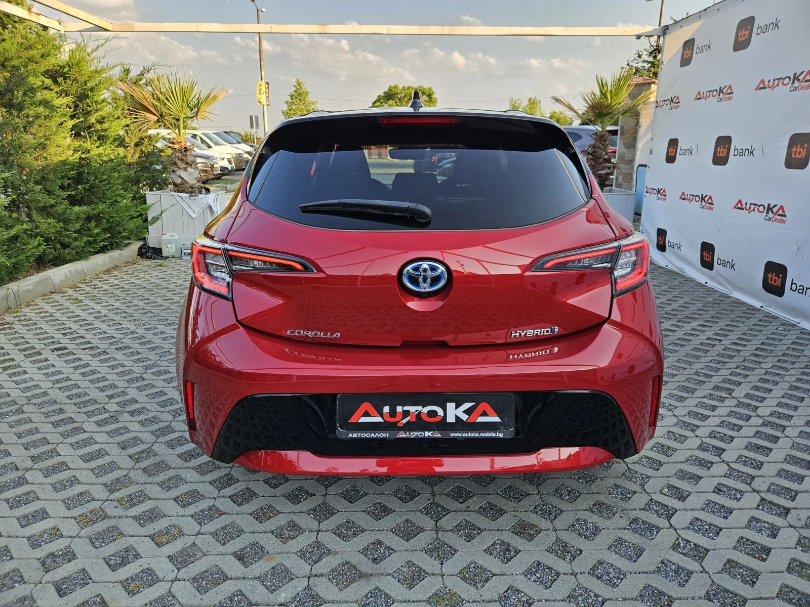 Toyota Corolla 1.8Hybrid= ДИСТРОНИК= ГАРАНЦИЯ= STYLE - изображение 4