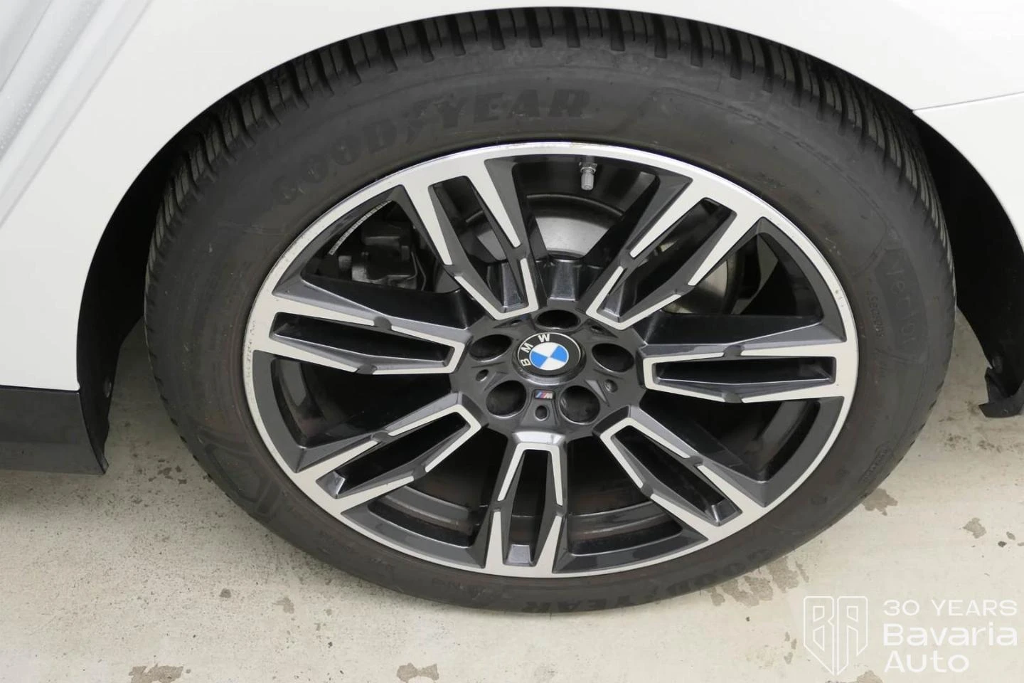BMW 520 i Touring M Sport Paket Steptronic | Mobile.bg   13