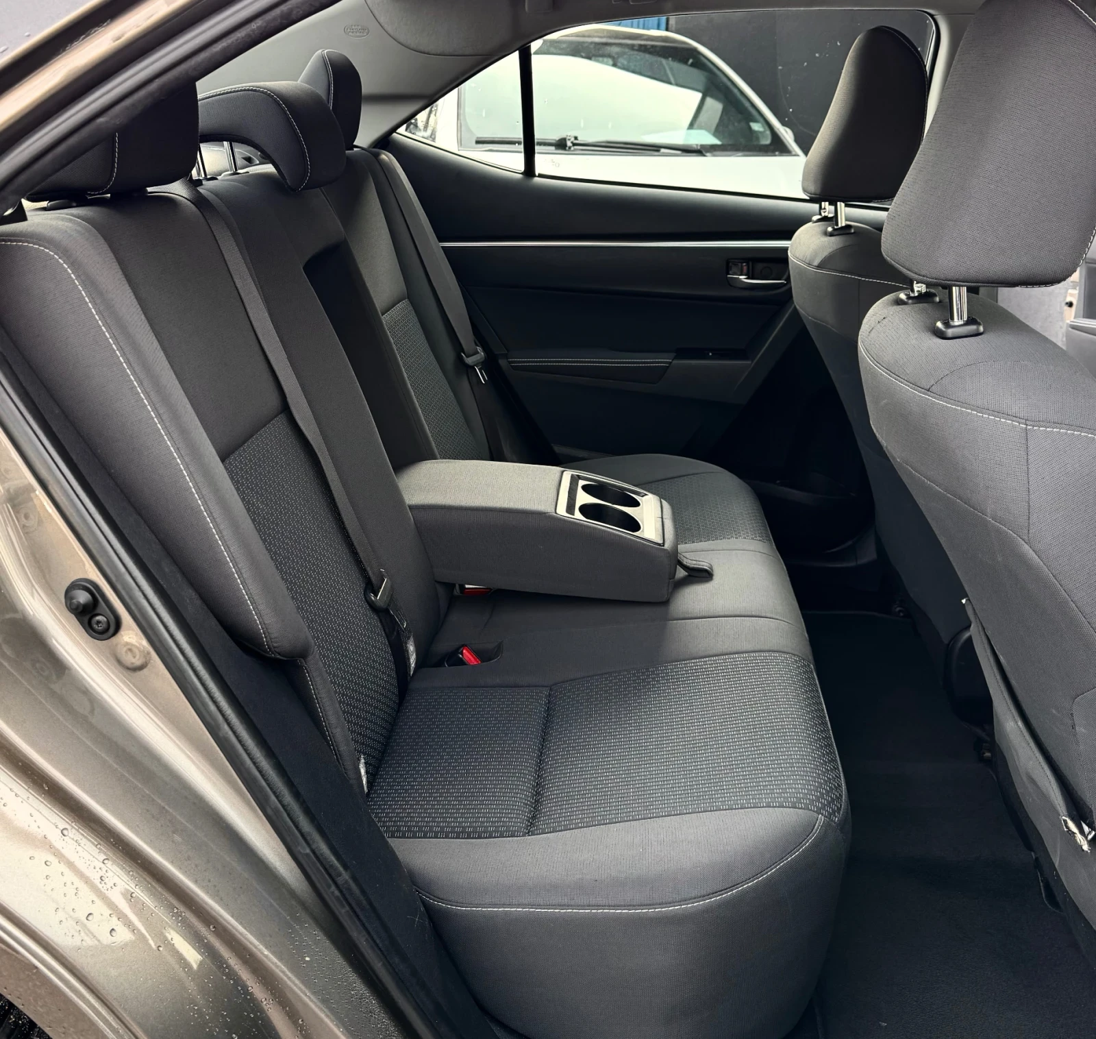 Toyota Corolla 1.4D4D 90 /   | Mobile.bg   12