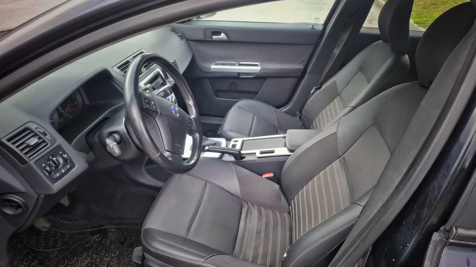 Volvo V50  - изображение 3