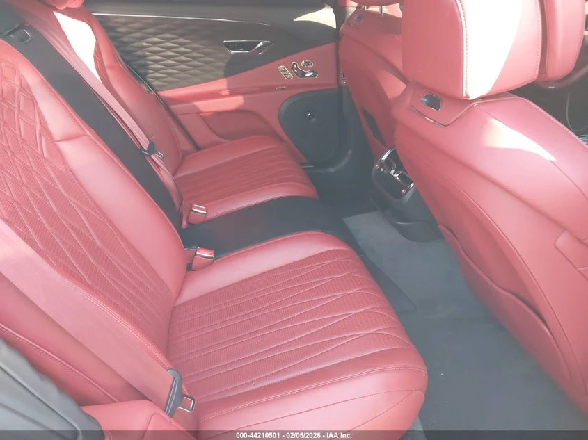 Bentley Flying Spur V8, снимка 8 - Автомобили и джипове - 53790081