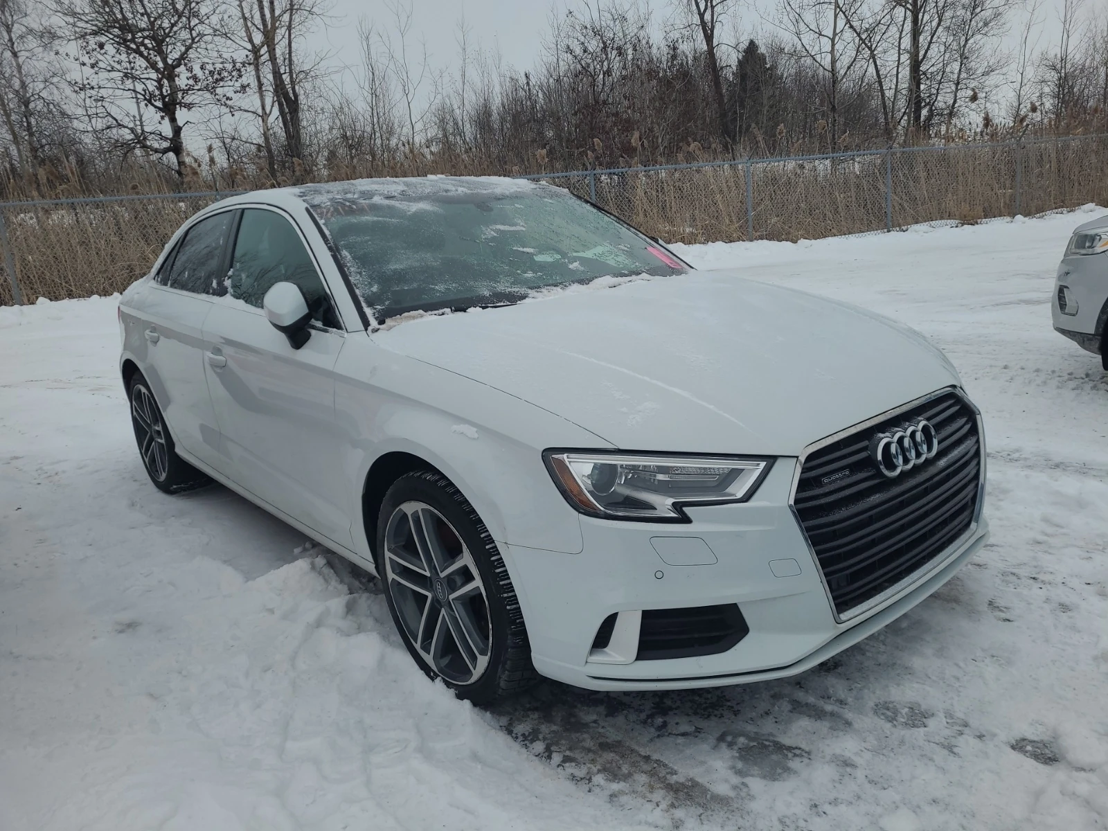 Audi A3 * PROGRESSIV * CARFAX * БЕЗ ПЪРВОНАЧАЛНА ВНОСКА, снимка 2 - Автомобили и джипове - 53720505