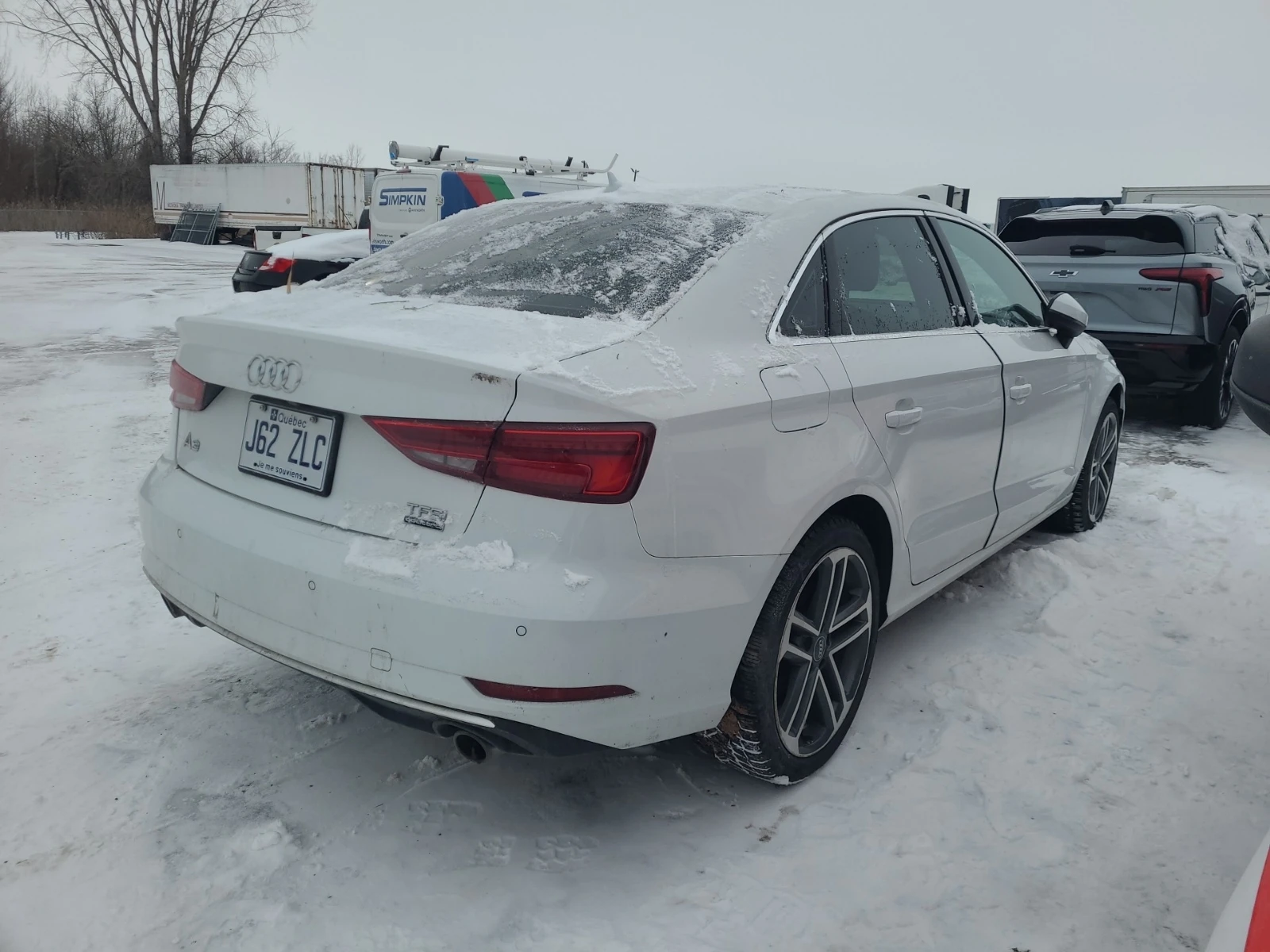 Audi A3 * PROGRESSIV * CARFAX * БЕЗ ПЪРВОНАЧАЛНА ВНОСКА, снимка 3 - Автомобили и джипове - 53720505