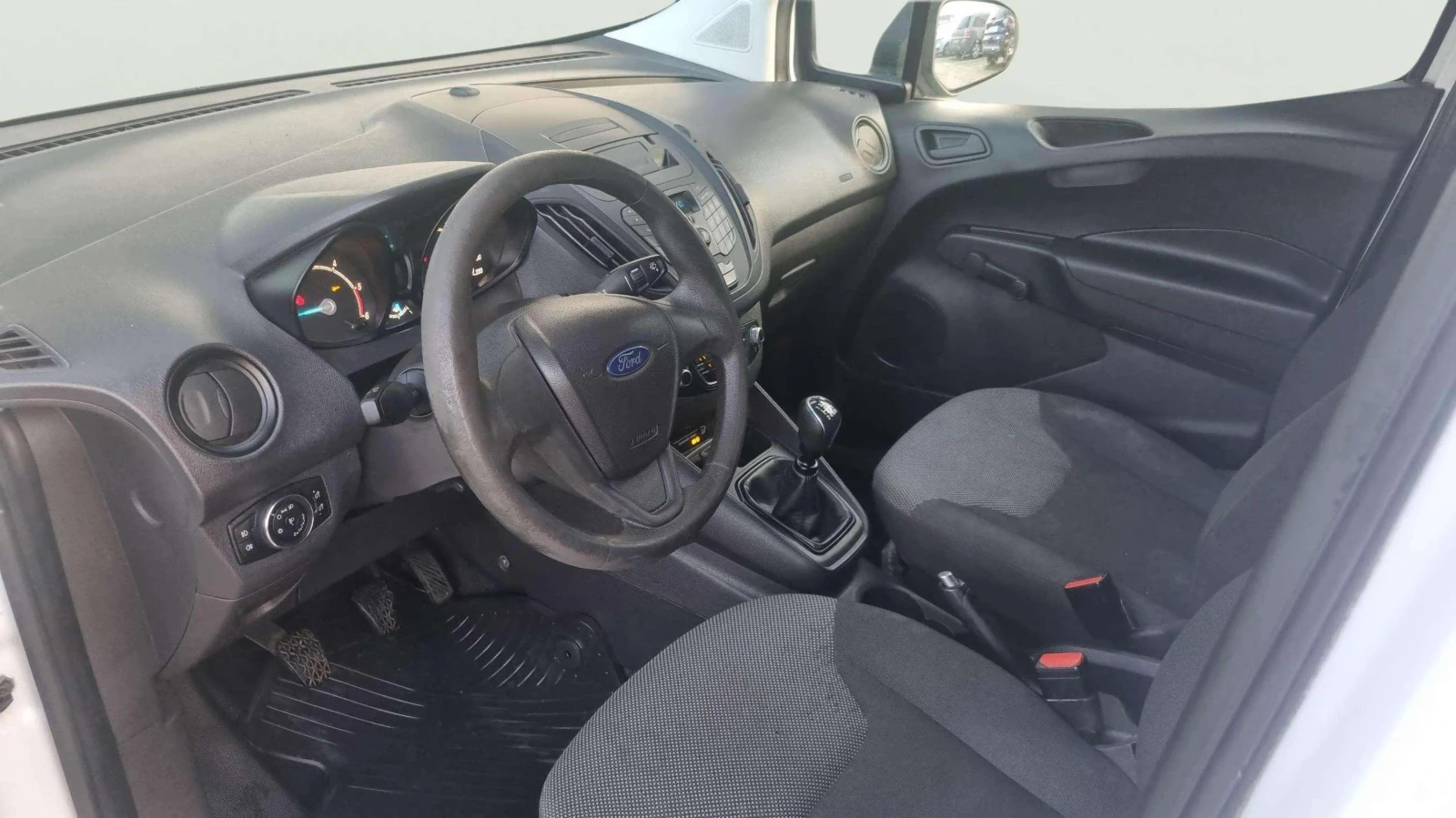 Ford Courier 1.5 TDCi, снимка 10 - Автомобили и джипове - 53818901