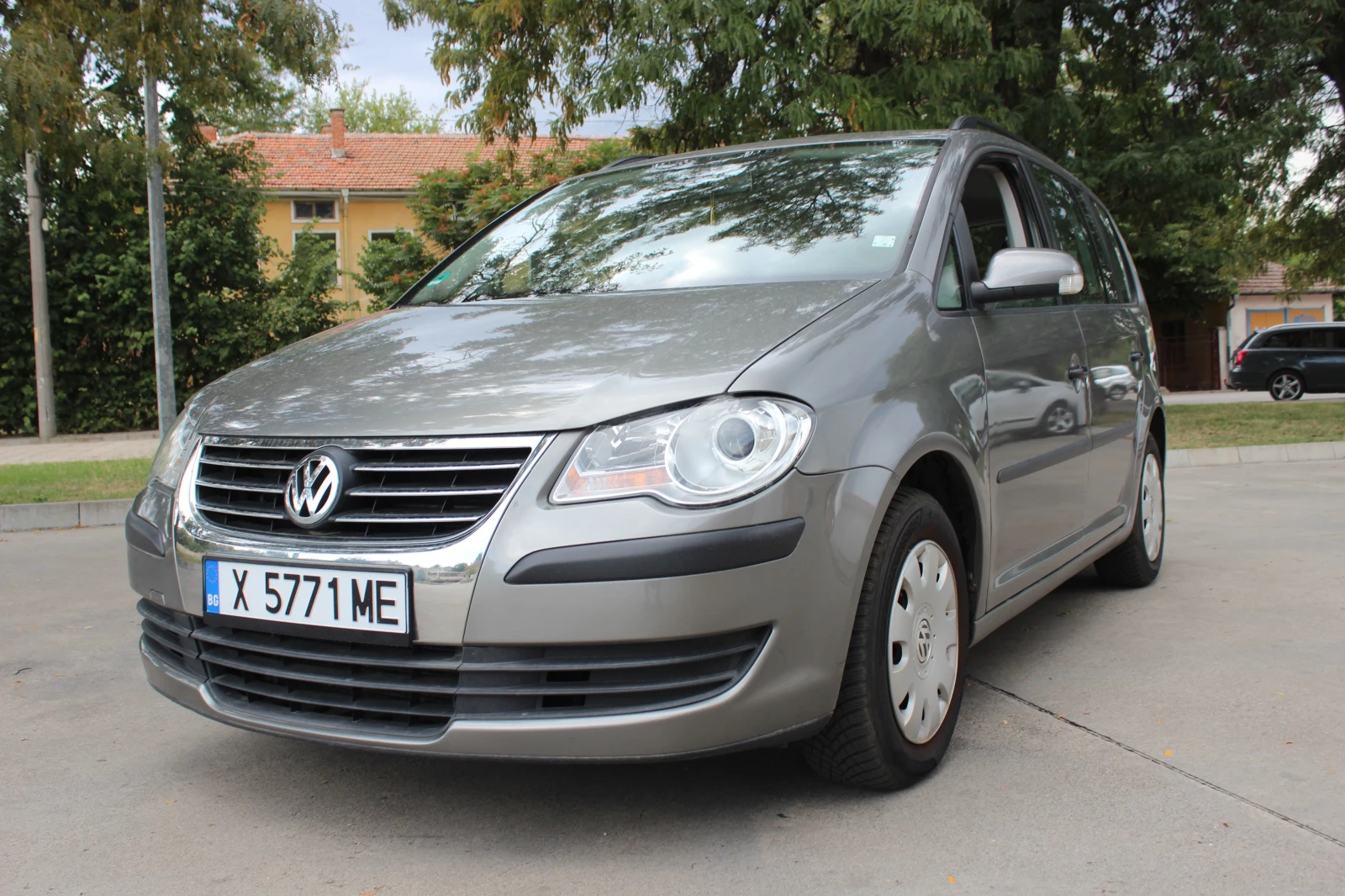 VW Touran, снимка 2 - Автомобили и джипове - 53839855