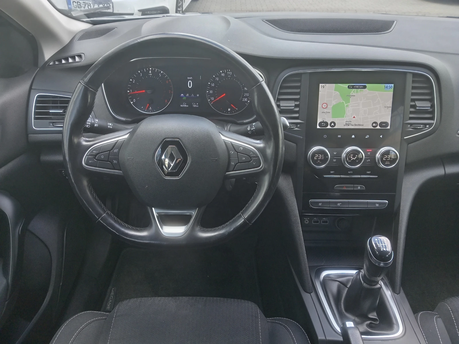 Renault Megane Tce 140, снимка 12 - Автомобили и джипове - 53982751