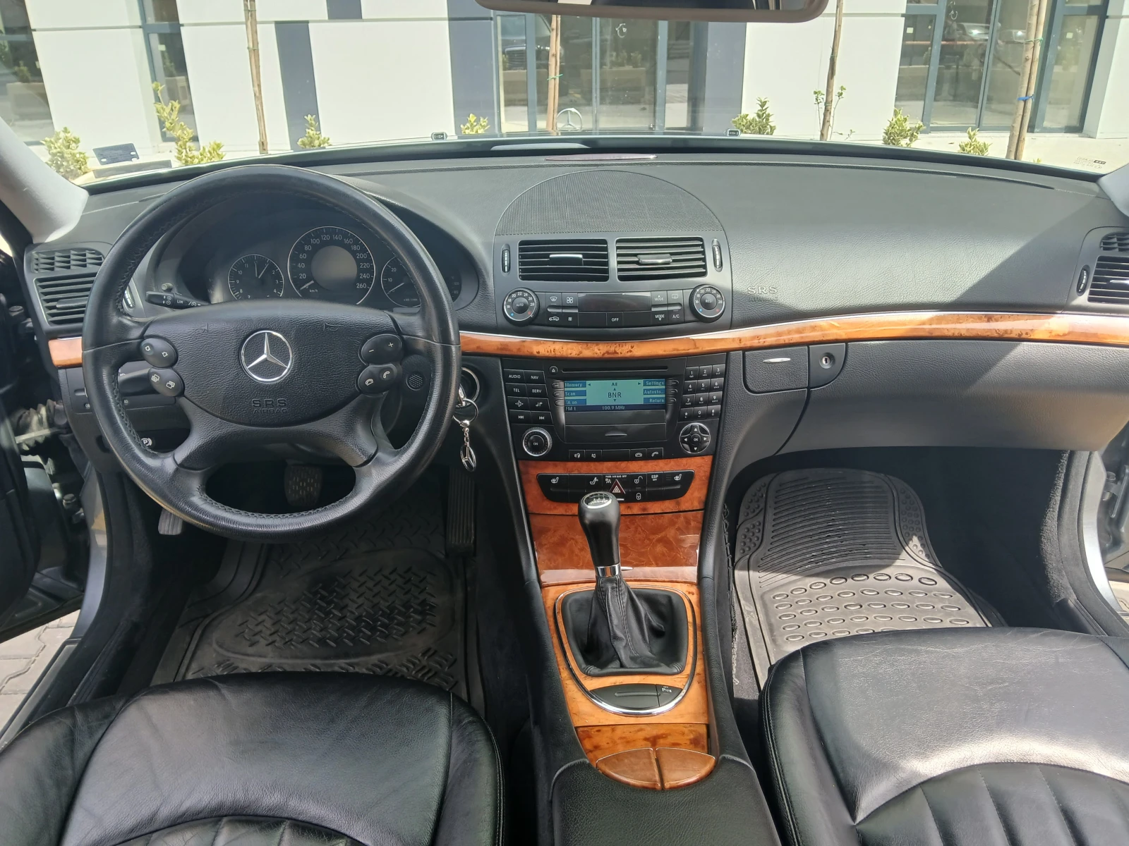 Mercedes-Benz E 280 Facelift, снимка 14 - Автомобили и джипове - 55104826