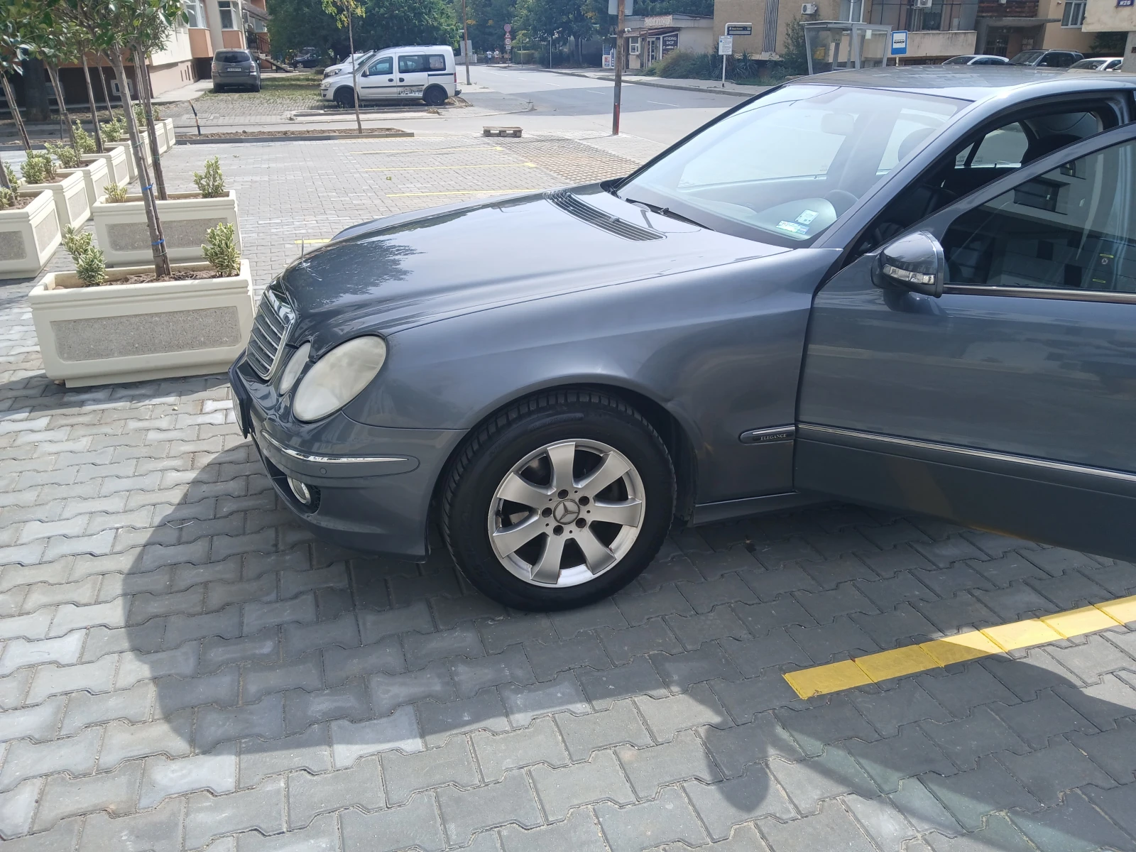 Mercedes-Benz E 280 Facelift, снимка 3 - Автомобили и джипове - 55104826