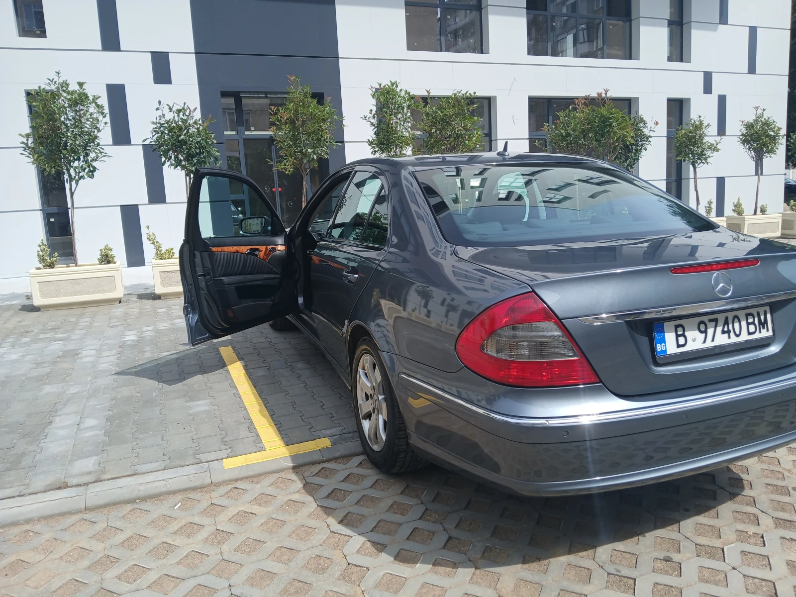 Mercedes-Benz E 280 Facelift, снимка 4 - Автомобили и джипове - 55104826