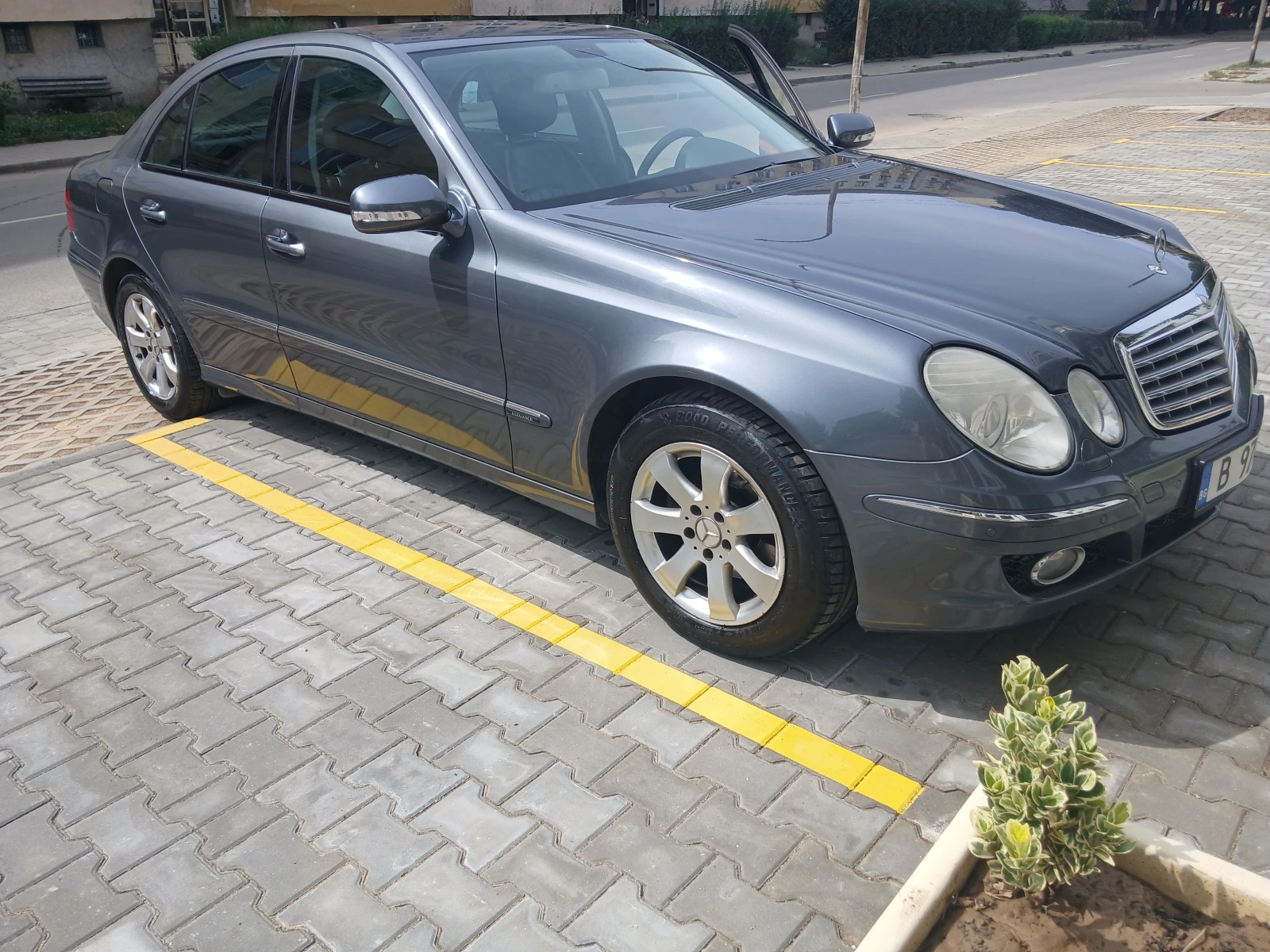 Mercedes-Benz E 280 Facelift, снимка 2 - Автомобили и джипове - 55104826