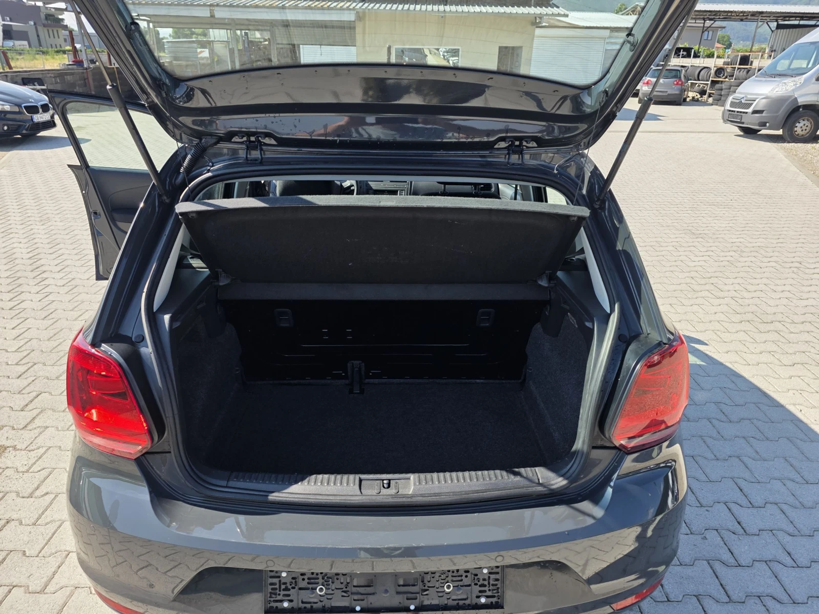 VW Polo 1.4TDi EURO 6B Лизинг, снимка 17 - Автомобили и джипове - 55128719