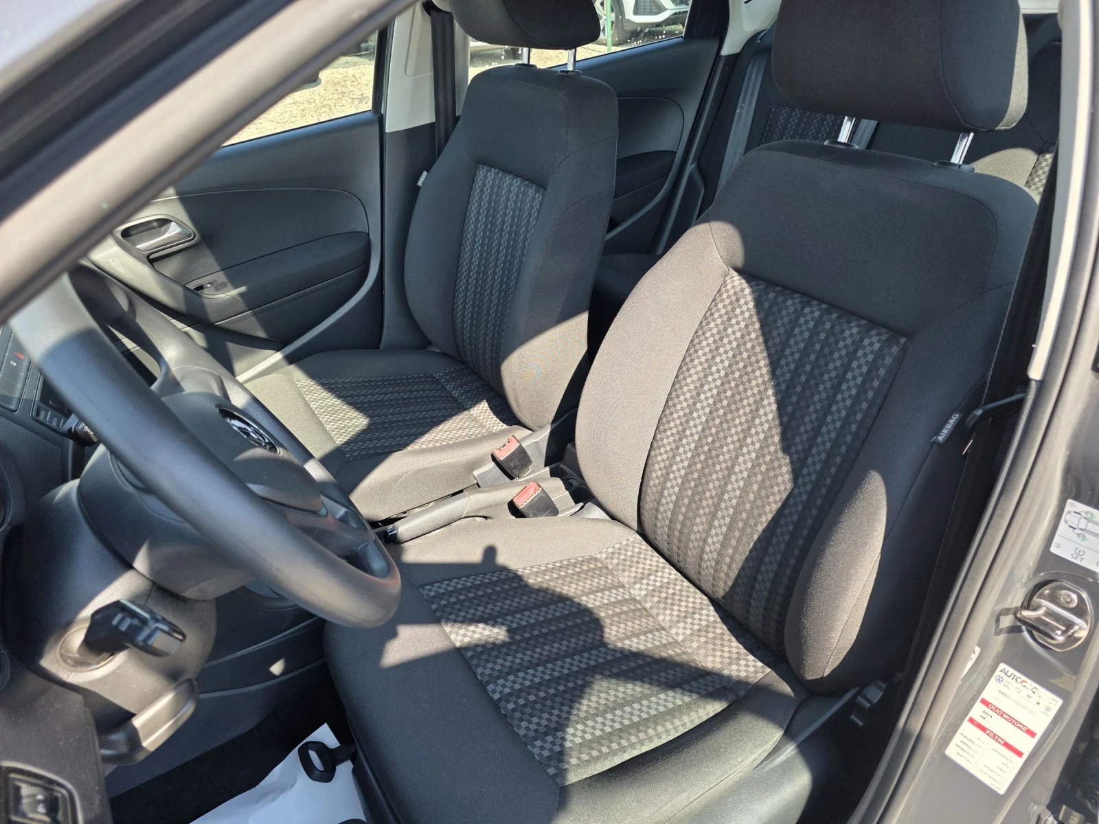 VW Polo 1.4TDi EURO 6B Лизинг, снимка 11 - Автомобили и джипове - 55128719