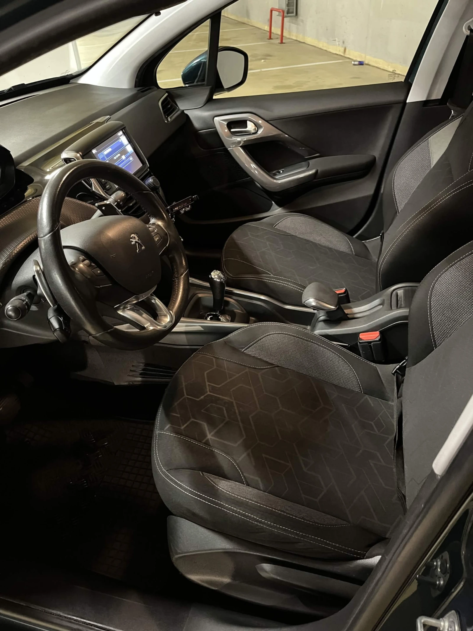 Peugeot 2008 PureTech, снимка 6 - Автомобили и джипове - 55161270
