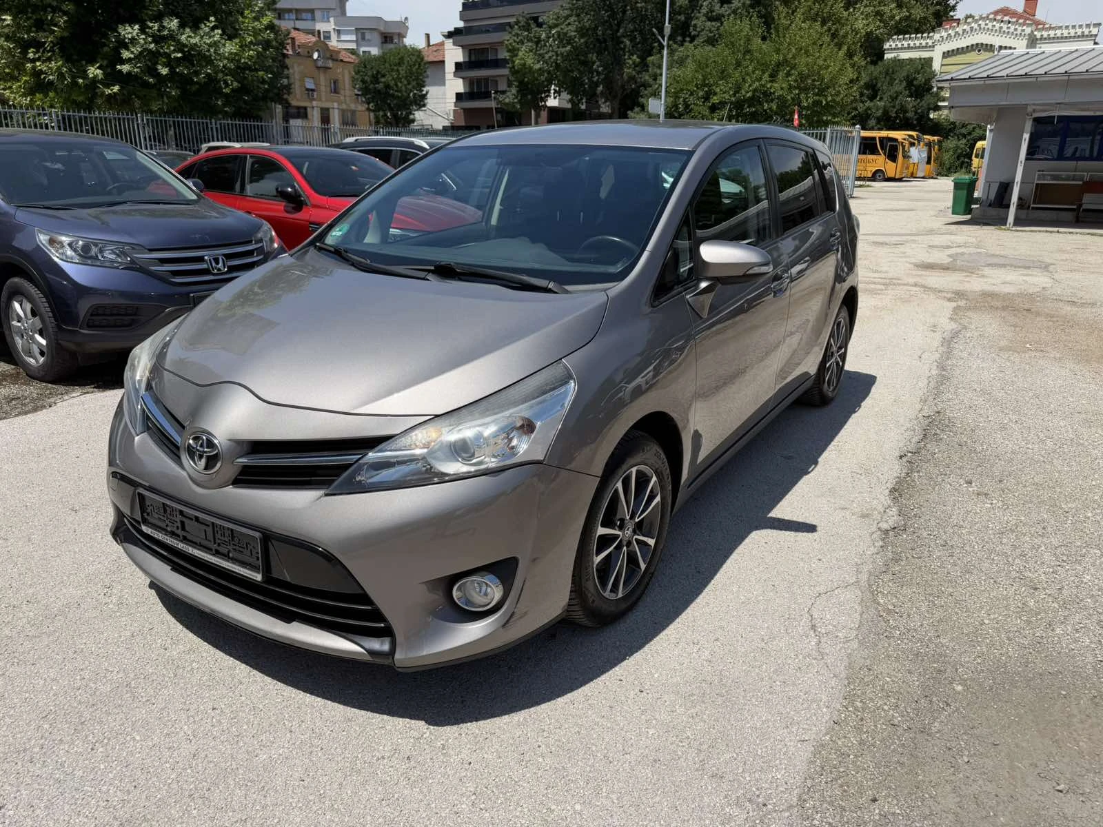 Toyota Verso 1.6 D4D КАМЕРА.НАВИ.ПОДГРЕВ., снимка 4 - Автомобили и джипове - 55281916