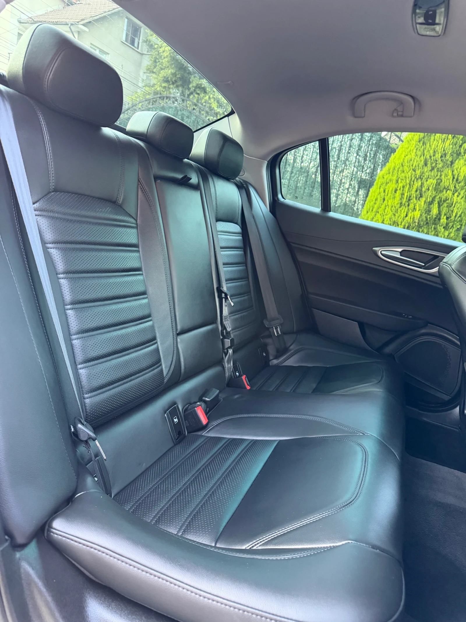 Alfa Romeo Giulia 2.0 VELOCE Q4 Внос Швейцария, снимка 14 - Автомобили и джипове - 55435991