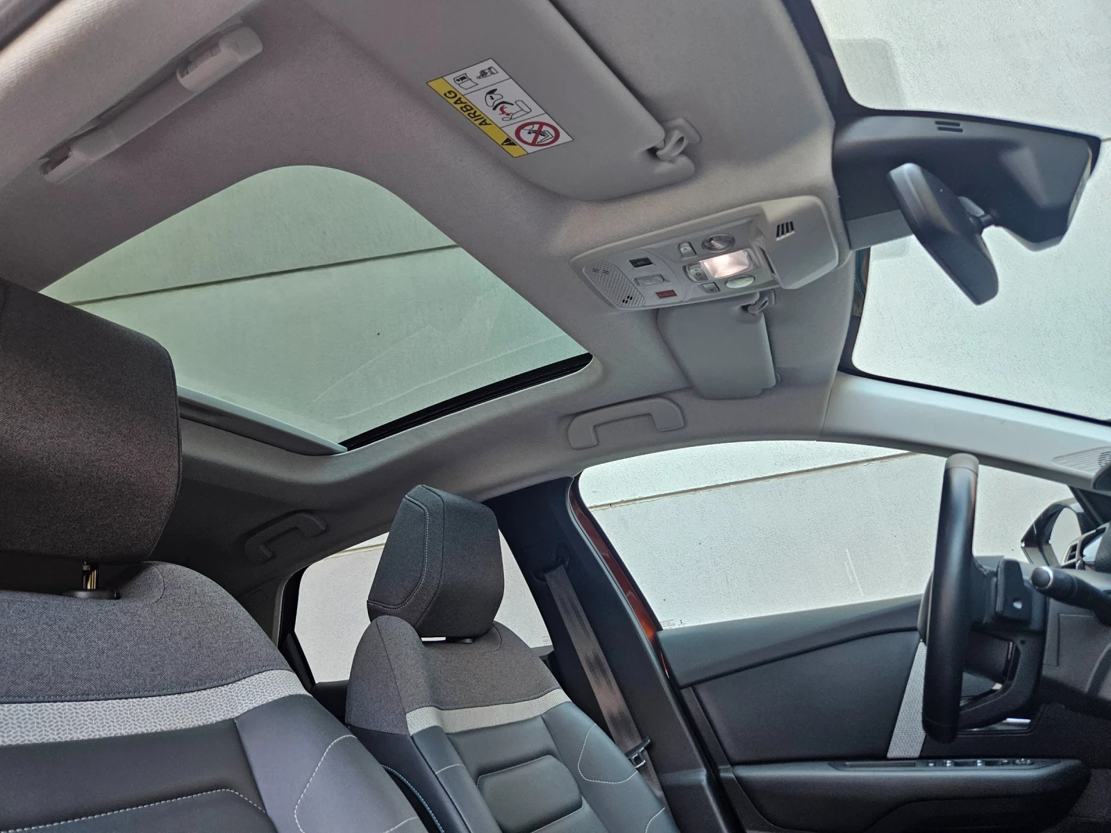 Citroen C4 131/EAT8/S&S/SHINE/28000km, снимка 11 - Автомобили и джипове - 55790744