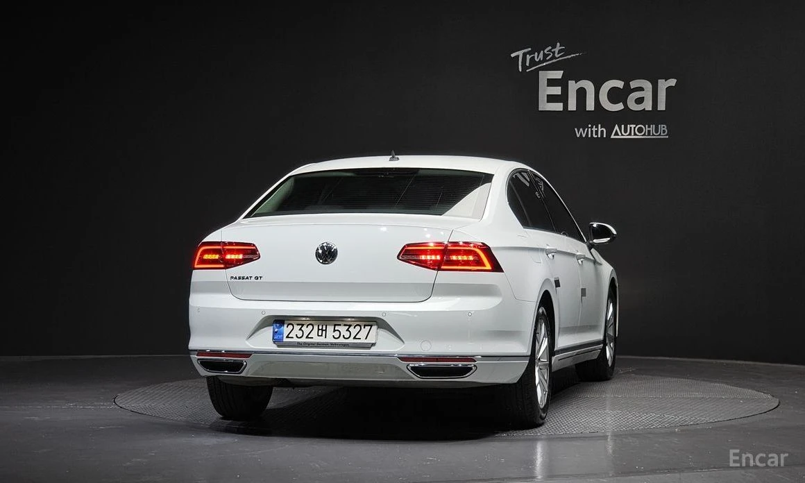 VW Passat, снимка 4 - Автомобили и джипове - 55830979