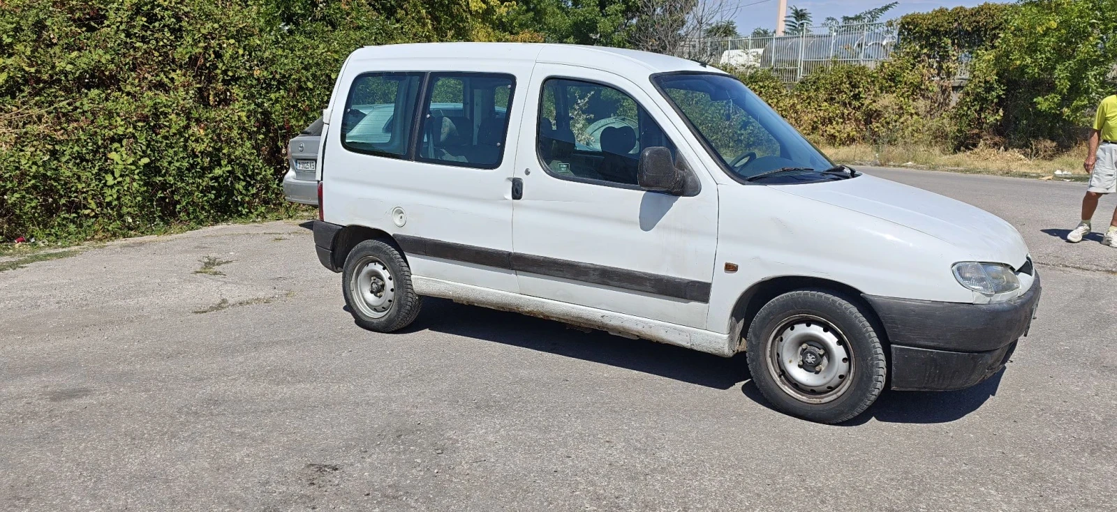 Peugeot Partner 5 местна, снимка 4 - Автомобили и джипове - 55899272