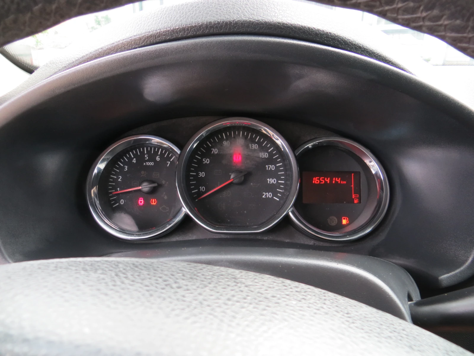 Dacia Sandero 0.9I-90kc.-навигация, снимка 12 - Автомобили и джипове - 56099307