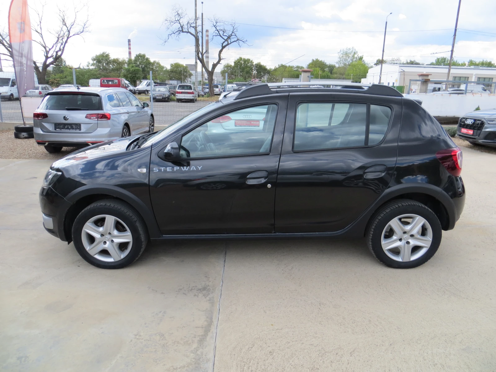 Dacia Sandero 0.9I-90kc.-навигация, снимка 7 - Автомобили и джипове - 56099307