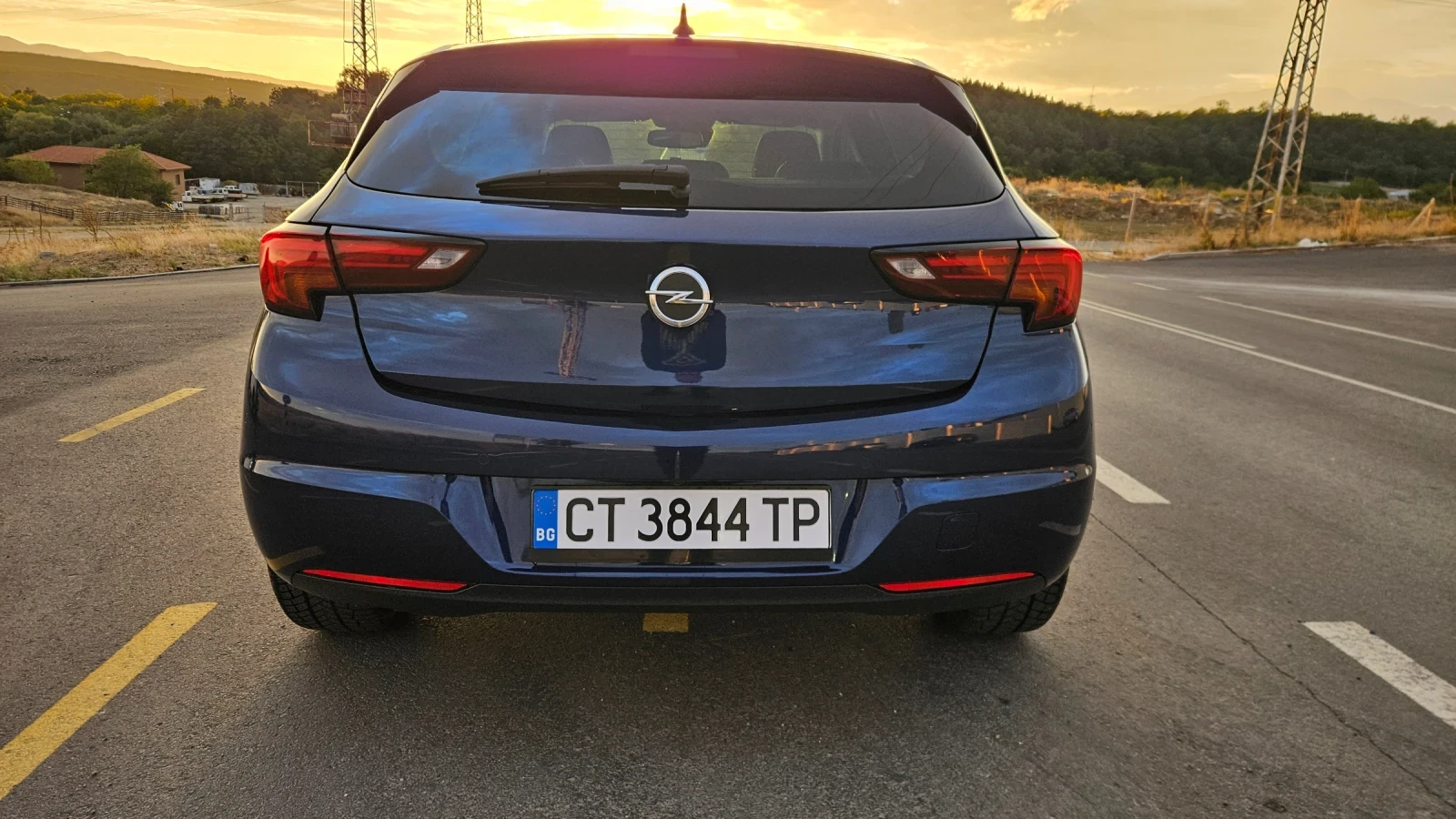 Opel Astra 1.5TDCI, снимка 7 - Автомобили и джипове - 56306354