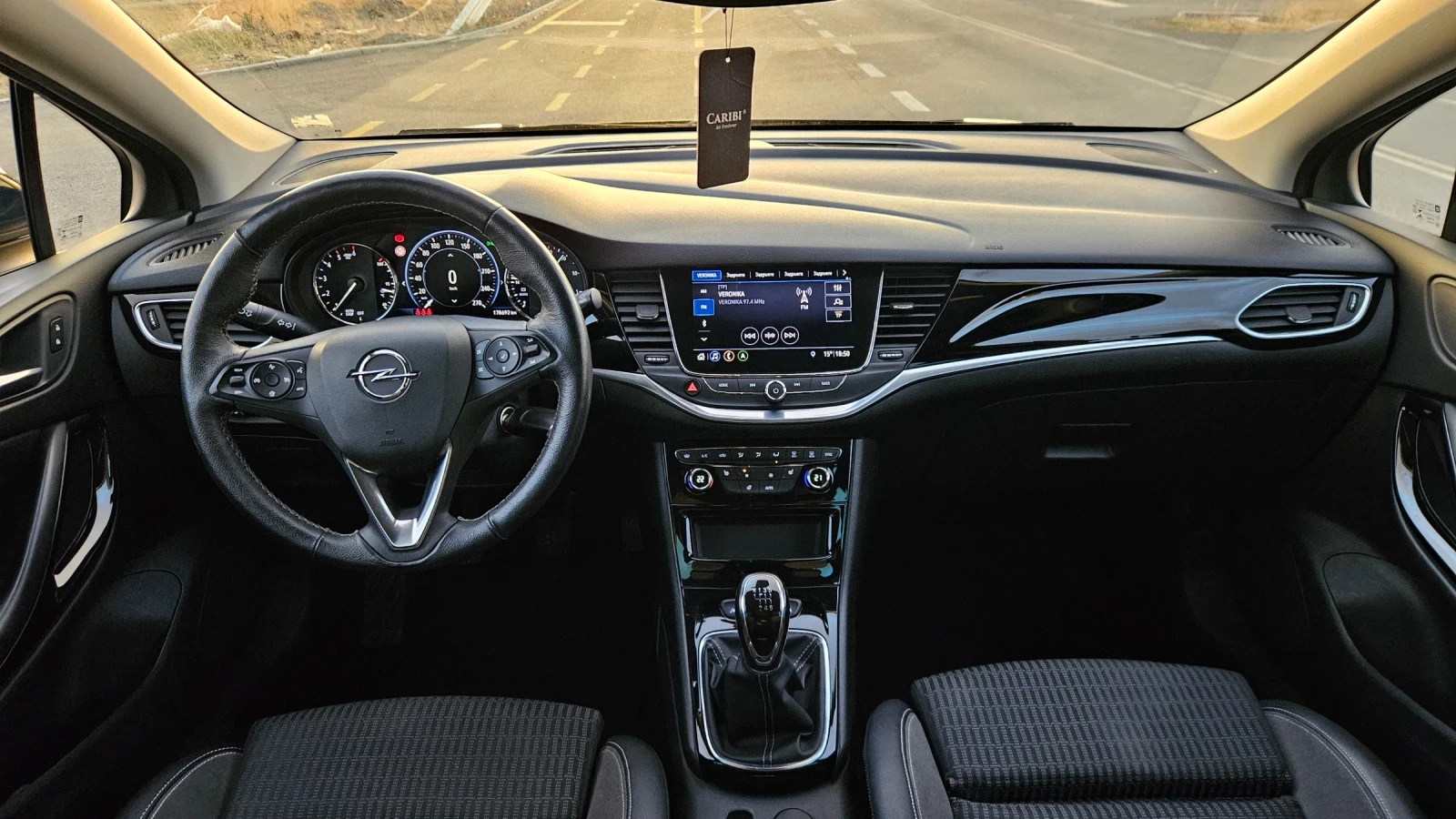 Opel Astra 1.5TDCI, снимка 8 - Автомобили и джипове - 56306354