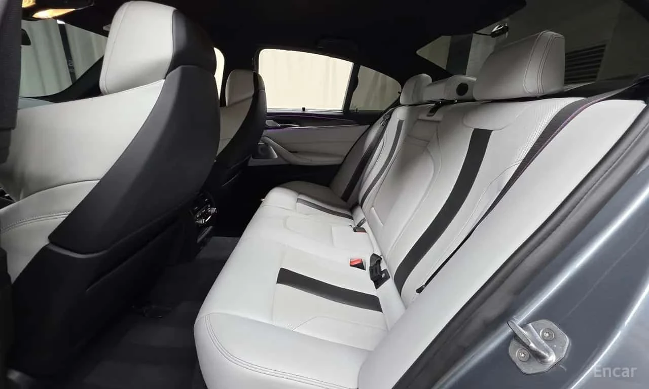 BMW M5 * Sedan * 360 КАМЕРИ * ФИКСИРАНА ЦЕНА ДО БЪЛГАРИЯ , снимка 12 - Автомобили и джипове - 56357675