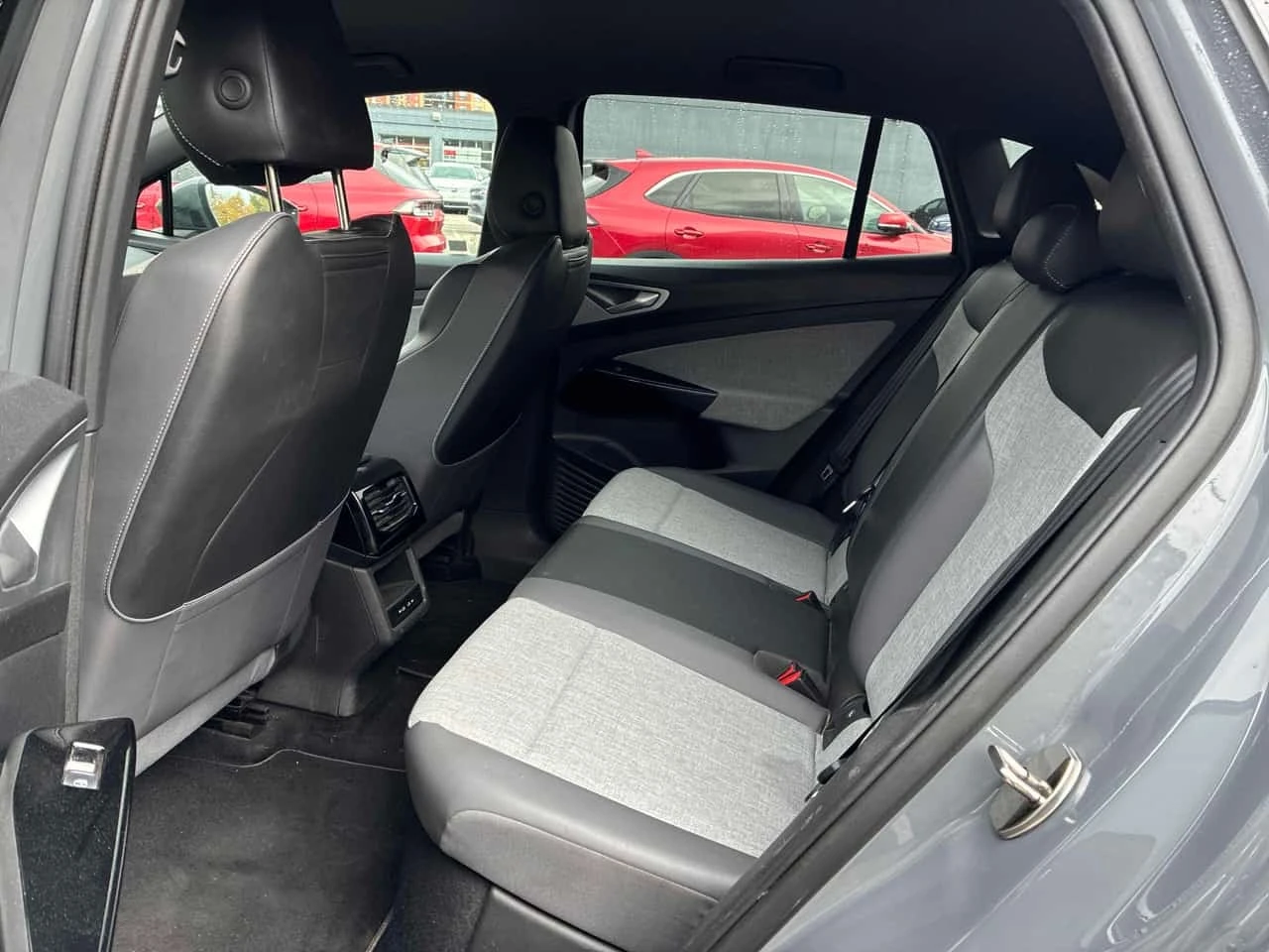 VW ID.4 * Pro * CARFAX * ����� �� ����������� | Mobile.bg � ����������� 13
