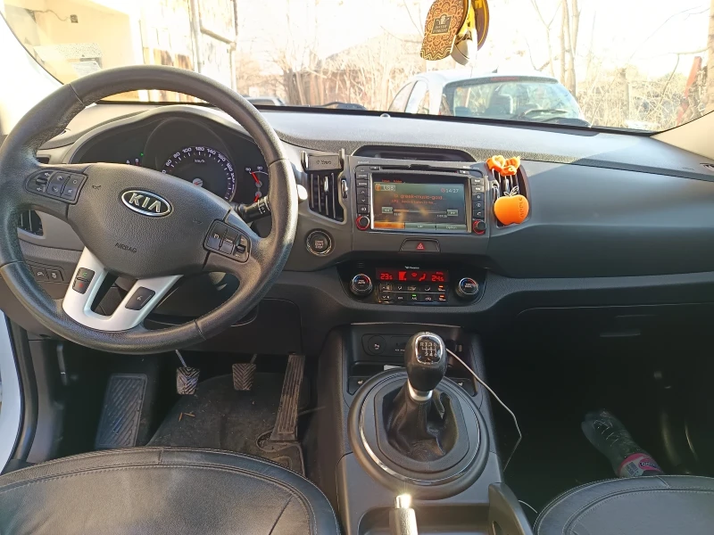 Kia Sportage, снимка 13 - Автомобили и джипове - 48509851