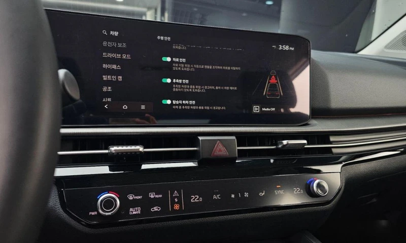 Kia Sportage Gasoline 1.6 Turbo 2WD Signature, снимка 14 - Автомобили и джипове - 51992627