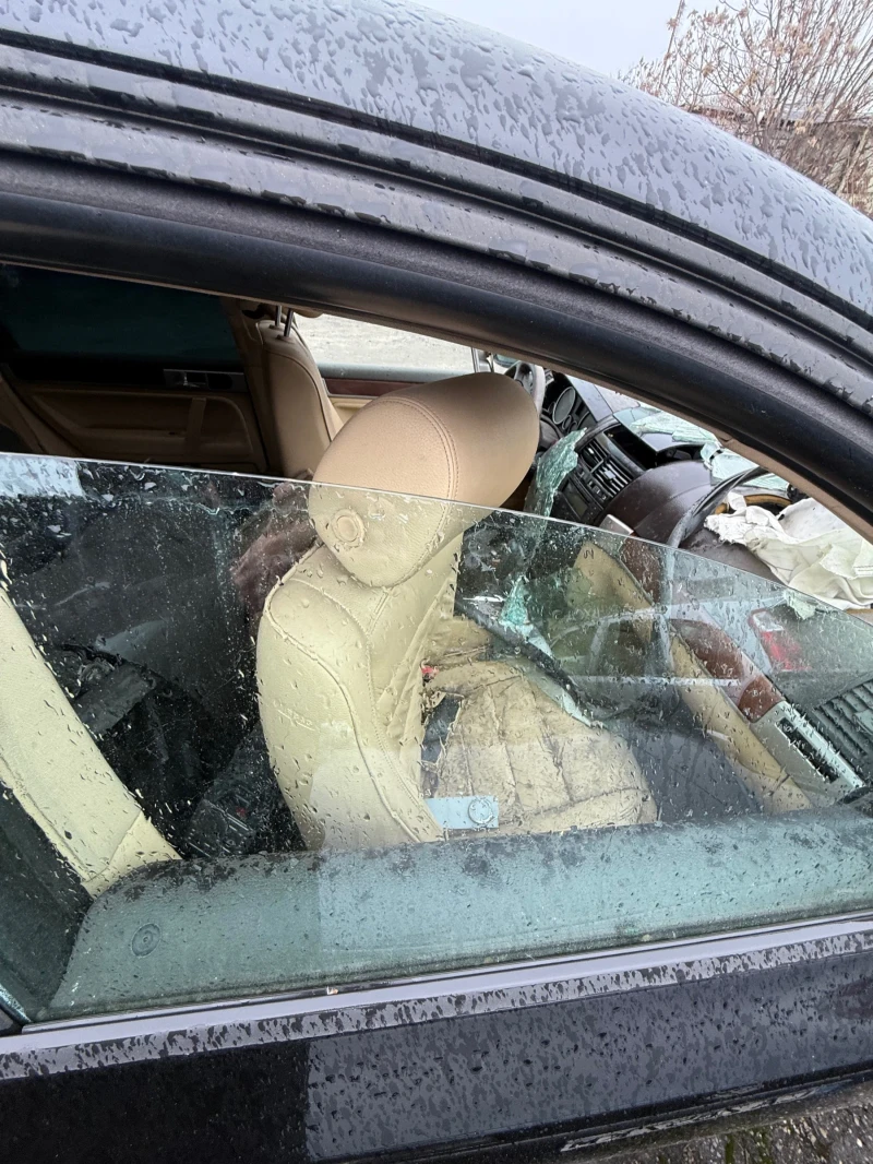 VW Touareg 3.0 TDI, снимка 8 - Автомобили и джипове - 52312345