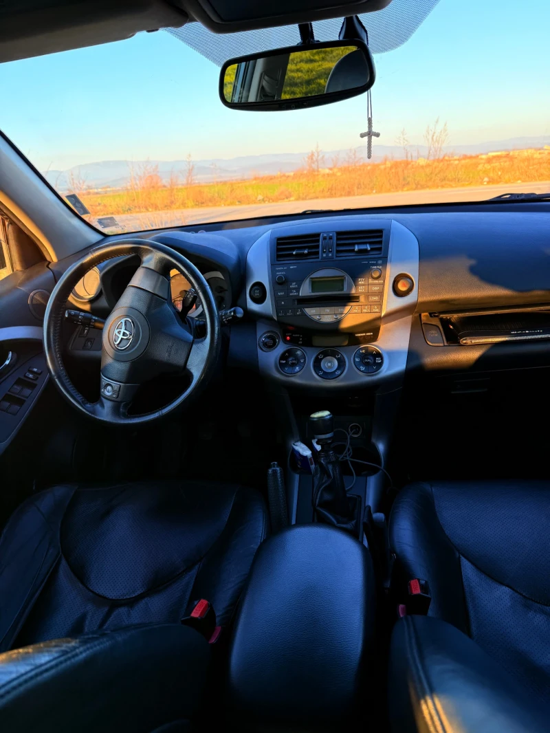 Toyota Rav4 2.2, снимка 11 - Автомобили и джипове - 52795245