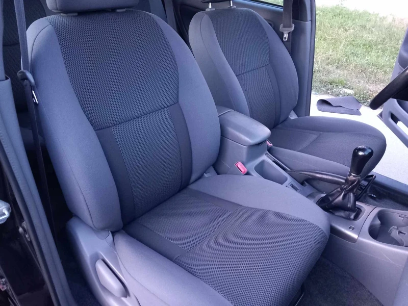 Toyota Rav4, снимка 16 - Автомобили и джипове - 53008540